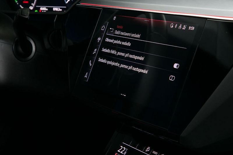 Audi e-tron 55 300kW Tažné HUD NightVision - fotka 36 z 50
