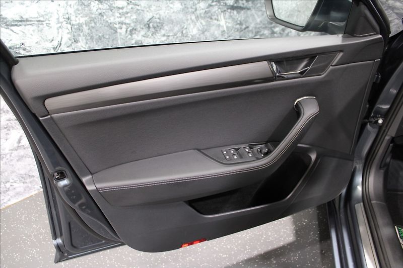 Škoda Superb 1,4 IV 115KW Style DSG - fotka 8 z 37