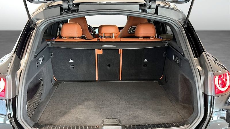Mercedes-Benz GLC 400 4M AMG Premium+ Pano Venti - fotka 11 z 12