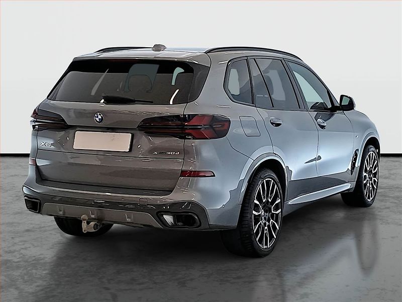 BMW X5 (2023) xDrive30d - fotka 5 z 31