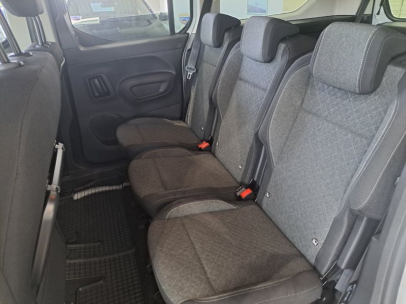 Opel Combo (2026) Elegance Plus XL AT8- 7 míst - fotka 15 z 24