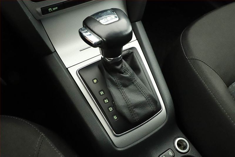 Škoda Octavia (2012) 1.6 TDI, Automat, Tempomat - fotka 10 z 18