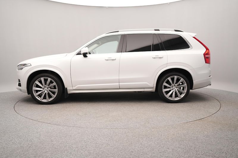 Volvo XC90 D5 AWD MOMENTUM PRO REZERVACE - fotka 7 z 50