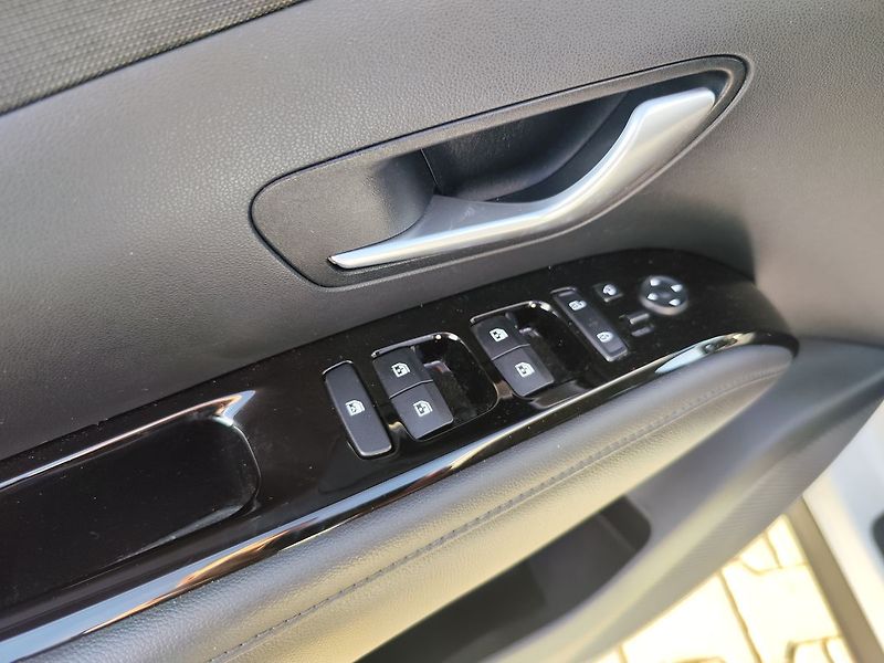 Hyundai Tucson 1.6 CRDi/100kW Smart DCT 4x4 - fotka 28 z 29