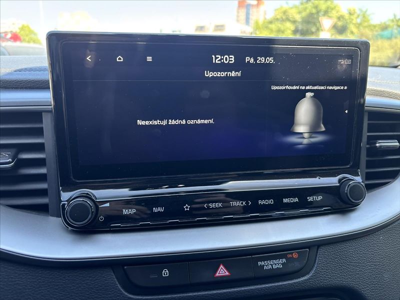 Kia Ceed 1,5 TGDi 118kW AT TOP KAMERA - fotka 25 z 43