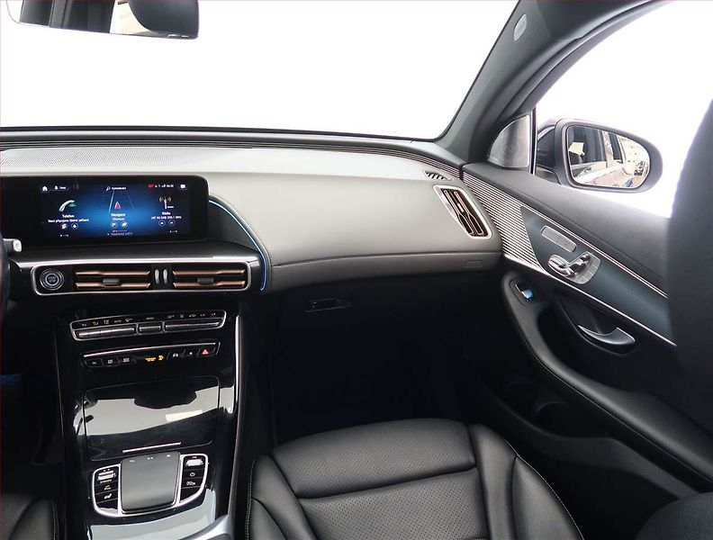 Mercedes-Benz EQC (2021) 400 4MATIC, SoH 95% - fotka 8 z 34
