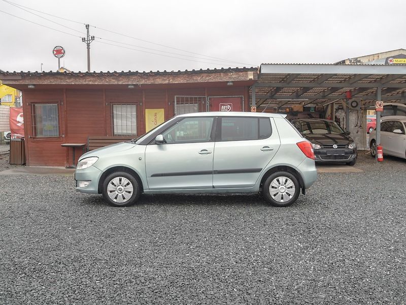 Škoda Fabia (2011) 1.2HTP 51KW – KLIMA - fotka 8 z 30