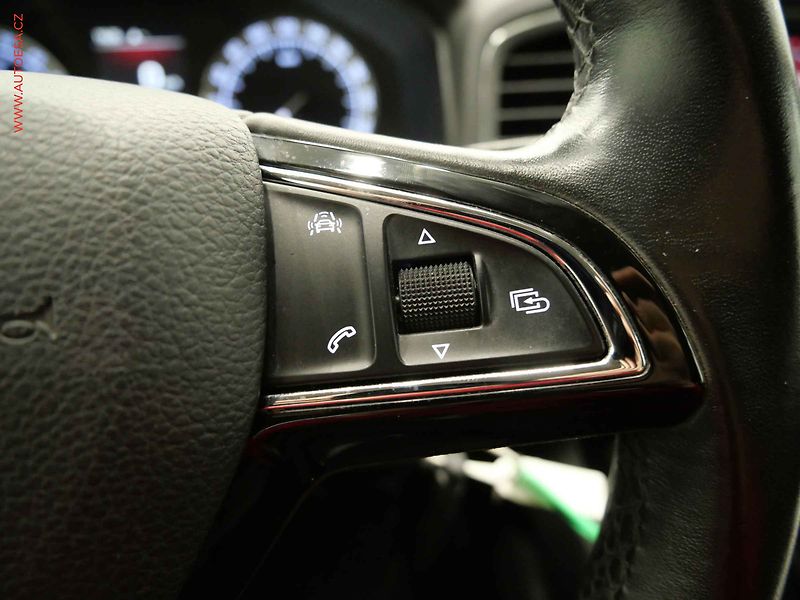 Škoda Karoq (2018) 1.6 TDi, Ambition, LED, navi - fotka 17 z 22
