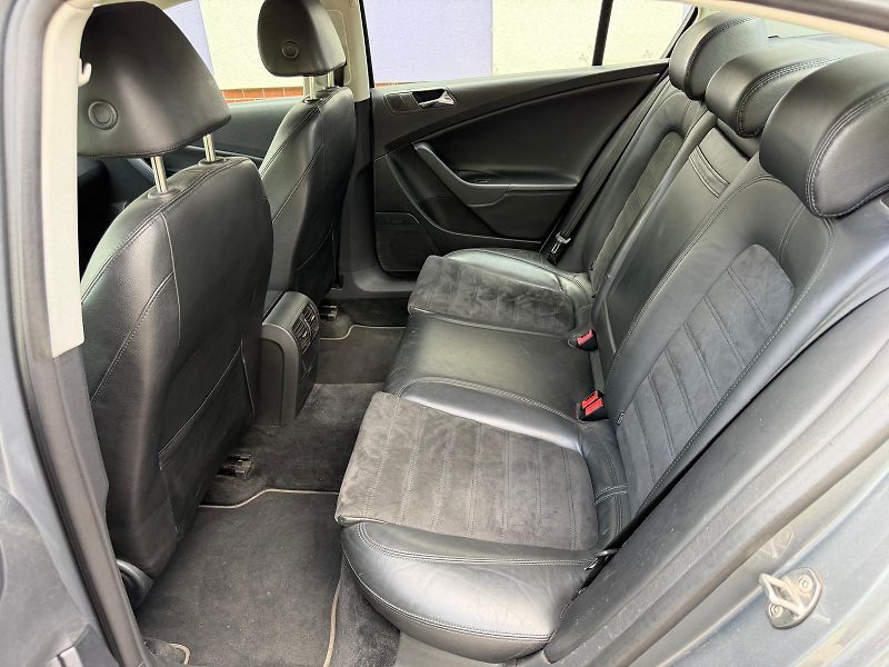 Volkswagen Passat 2,0 TDI 4x4 servis  - fotka 10 z 30