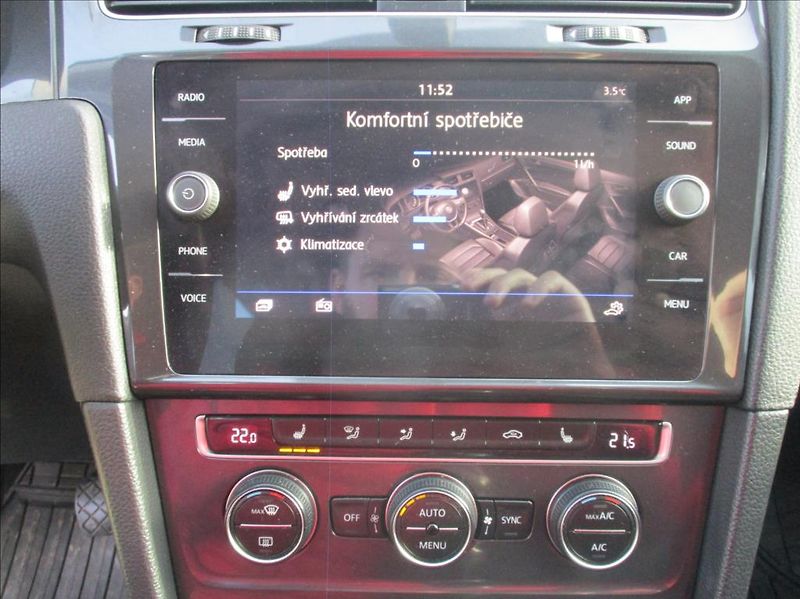 Volkswagen Golf 1,0 TSI,klima,Apple/Android - fotka 16 z 28