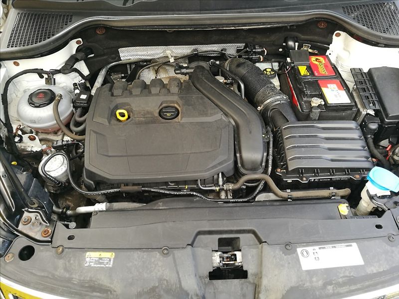 Škoda Karoq 1,5 TSi 1.majitel - fotka 18 z 20
