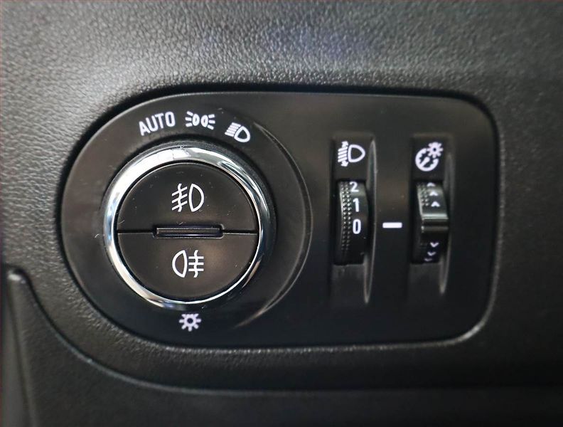 Opel Crossland X (2021) 1.2 Turbo, Serv.kniha - fotka 17 z 18