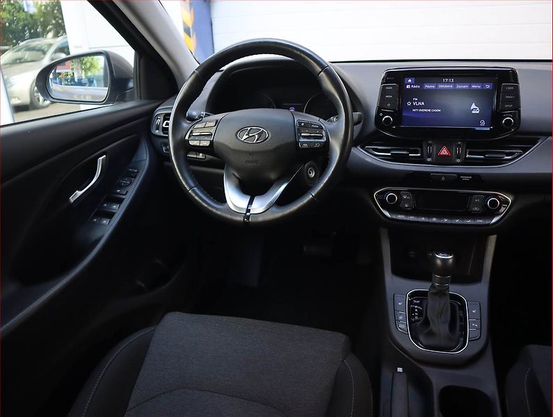 Hyundai i30 (2023) 1.5 T-GDI MHEV, Automat - fotka 7 z 19