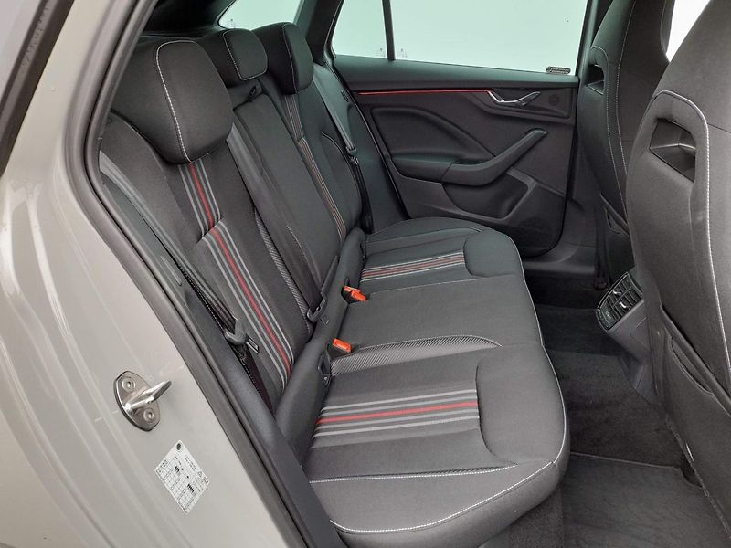 Škoda Scala Monte Carlo 1.0 TSI 85kW 6MP - fotka 16 z 20