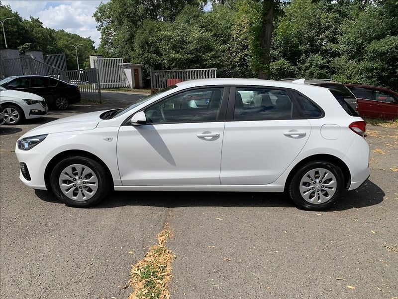 Hyundai i30 1,5 i,ČR,SERVISKA,1.MAJ - fotka 5 z 20