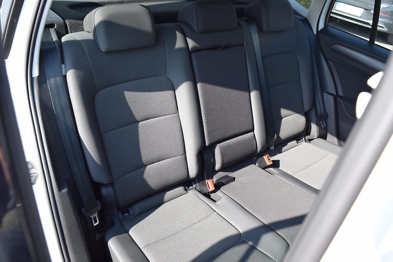 Volkswagen Golf Sportsvan (2020) 1.5TSI EVO 110kw DSG LED TAŽNÉ - fotka 45 z 48