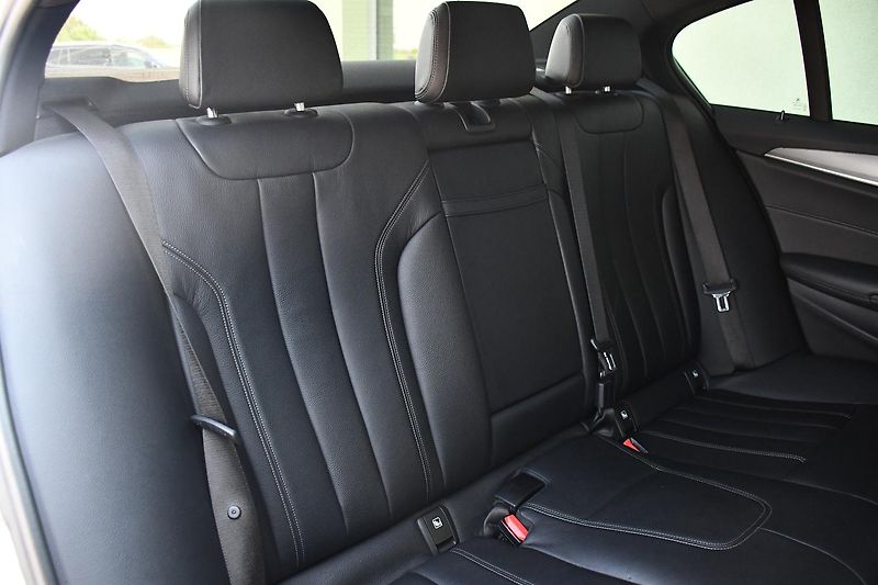 BMW Řada 5 530D M-SPORT 2xKOLA  - fotka 18 z 53