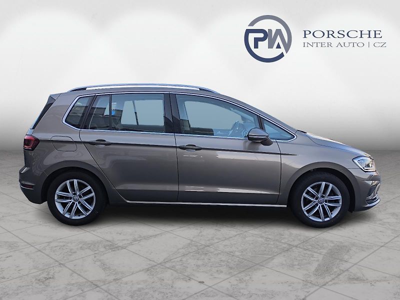 Volkswagen Golf Sportsvan 1.5TSI 110kW DSG HIGHLINE - fotka 23 z 24
