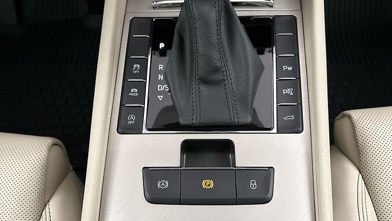 Škoda Superb 2.0 TDI DSG 4x4 L&K - fotka 27 z 33