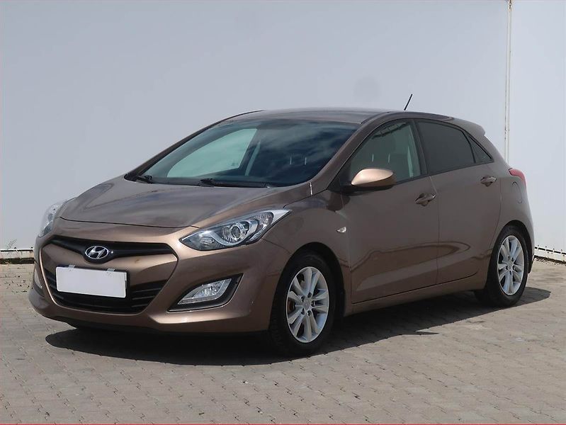 Hyundai i30 (2014) 1.4 CVVT, Serv.kniha, Tempomat - fotka 2 z 16