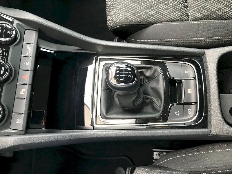Škoda Karoq (2024) 1.5 TSI /110KW / 6MP / Style - fotka 23 z 28