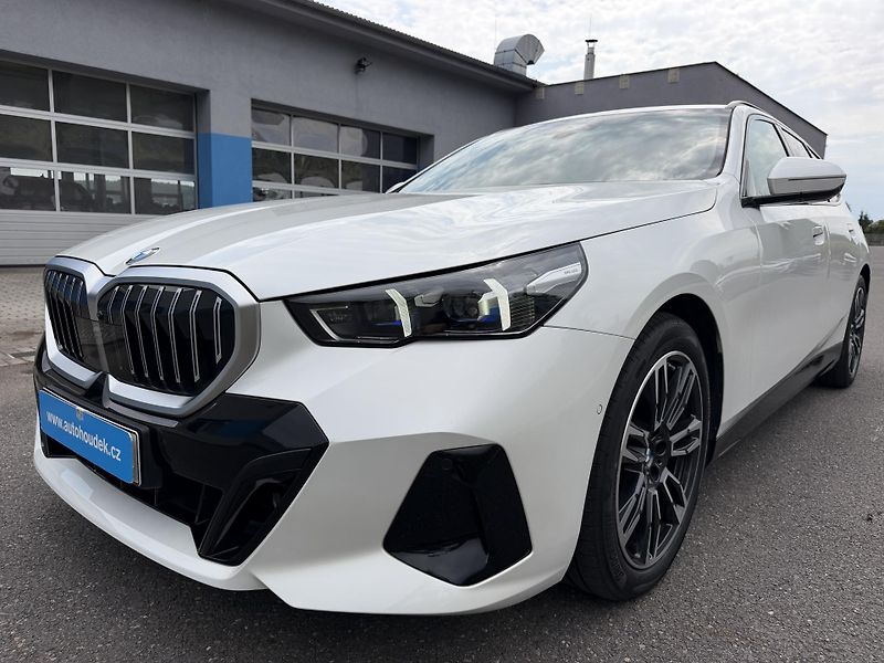 BMW Řada 5 540D xDRIVE M SPORT Individual - fotka 1 z 37