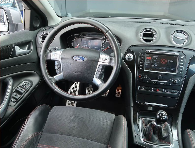 Ford Mondeo (2013) 2.0 TDCi, Navi, Xenony - fotka 7 z 14