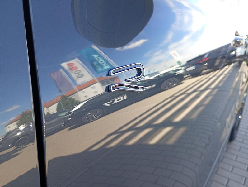 Volkswagen Tiguan (2026) 2,0 TDI 142kW 4MOT  R-Line Peo - fotka 18 z 19