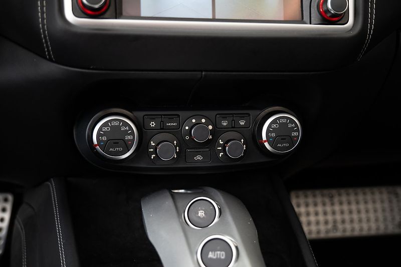 Ferrari California T - fotka 14 z 24