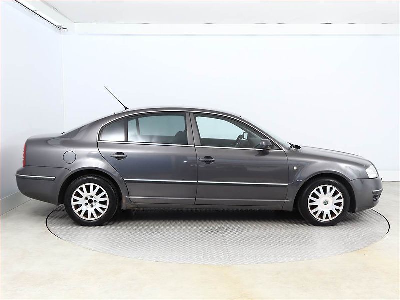 Škoda Superb (2005) 1.9 TDI, Serv.kniha - fotka 6 z 13