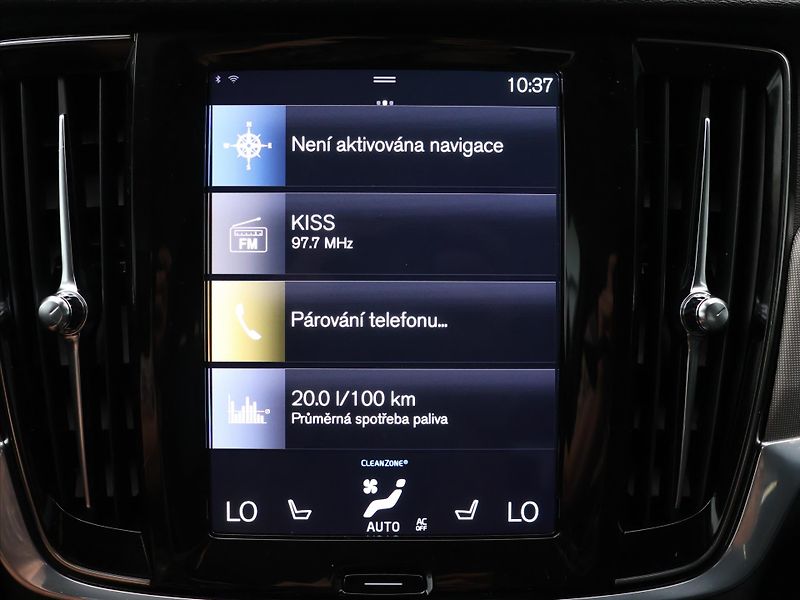 Volvo V90 2,0 D 145 kW Momentum Automat - fotka 22 z 32