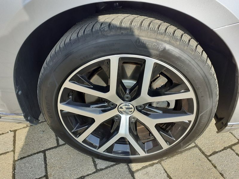 Volkswagen Passat (2018) 2.0 BiTDi 4x4 - fotka 34 z 48