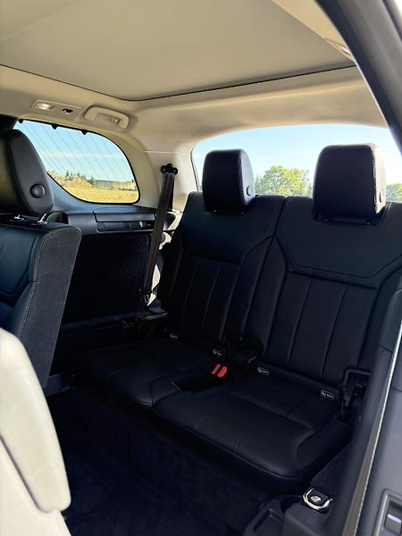 Land Rover Discovery (2019) Pro 7 osob - fotka 12 z 12
