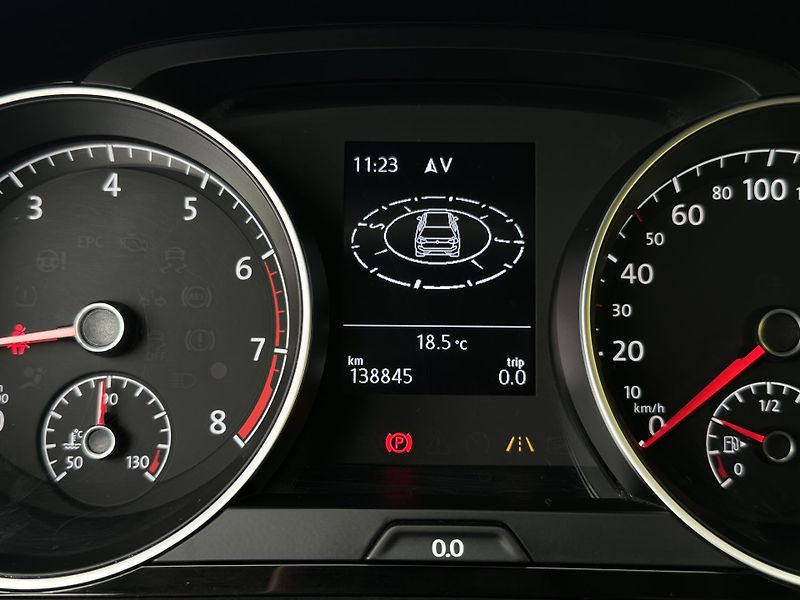 Volkswagen Golf (2019) IQ.DRIVE 1.5TSI110kW 2.Maj. - fotka 13 z 40