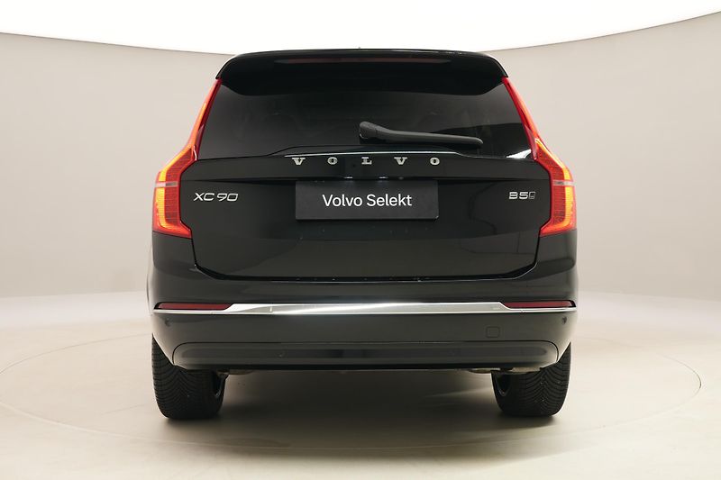 Volvo XC90 B5 AWD BRIGHT ULTIMATE AUT 7m - fotka 12 z 56