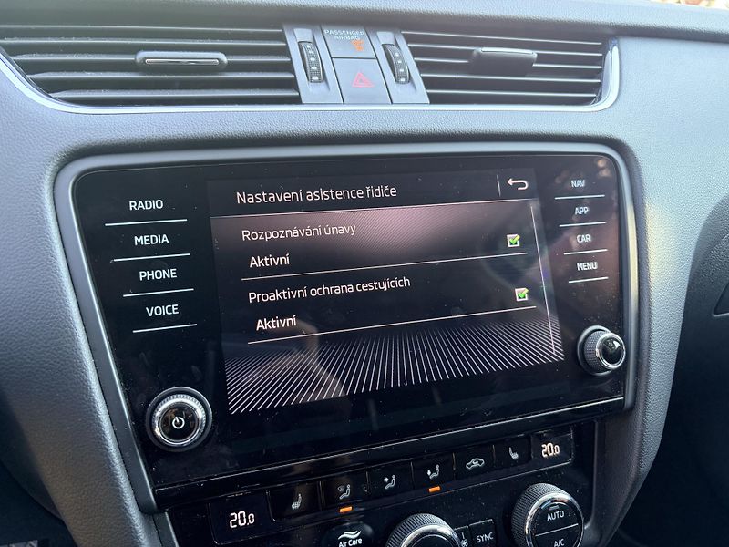 Škoda Octavia 1.5TSI TAŽNÉ - fotka 31 z 45