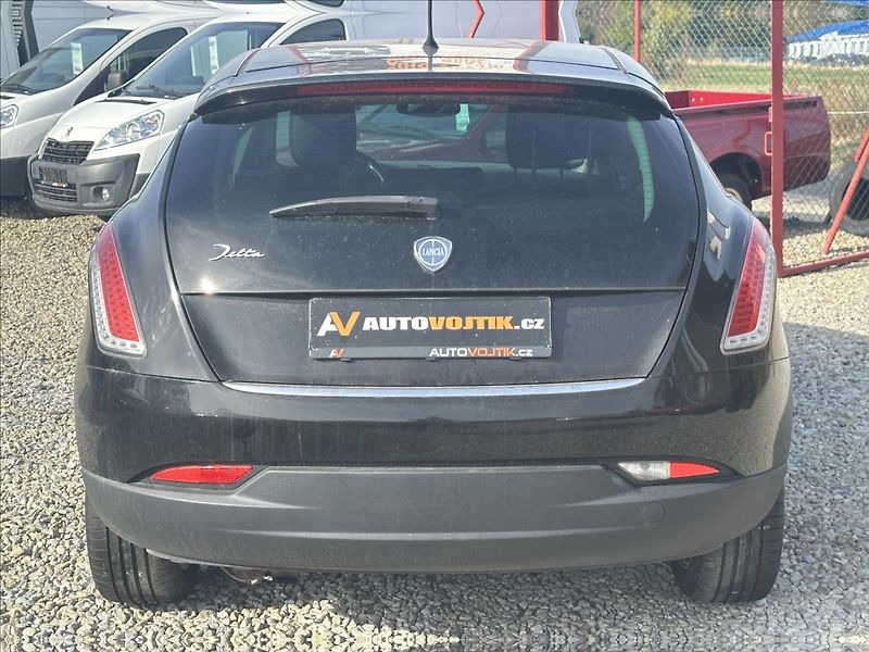 Lancia Delta 1,4 i 88kW DIGIKLIMA 6KVALT - fotka 6 z 21