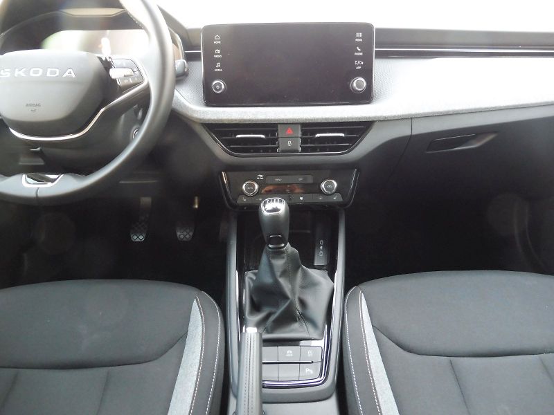 Škoda Kamiq (2025) Selection 1,0 TSI 85kW - fotka 11 z 29