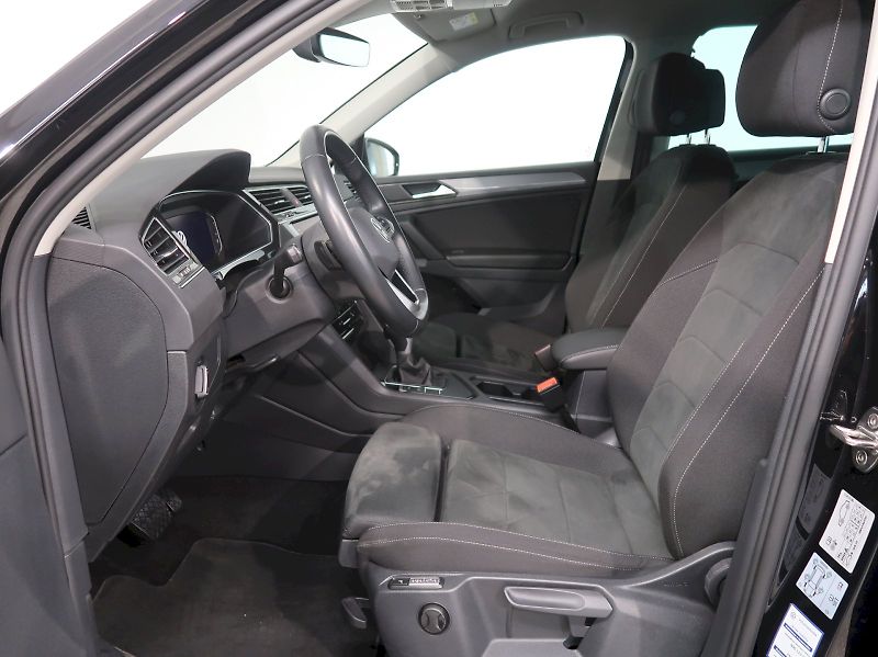 Volkswagen Tiguan (2023) LIFE 1.5TSI 110KW DSG - fotka 13 z 35