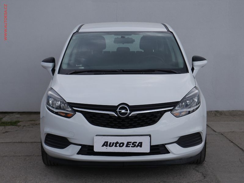 Opel Zafira (2016) 1.6 CDTi, AC, park.kamera - fotka 2 z 15