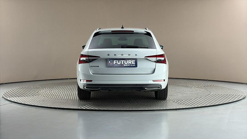 Škoda Superb 2.0 TDI DSG L&K Combi - fotka 5 z 35