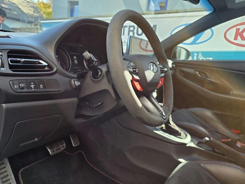 Hyundai i30 2.0-N-206KW-LIMITOVANÁ EDICE - fotka 15 z 17