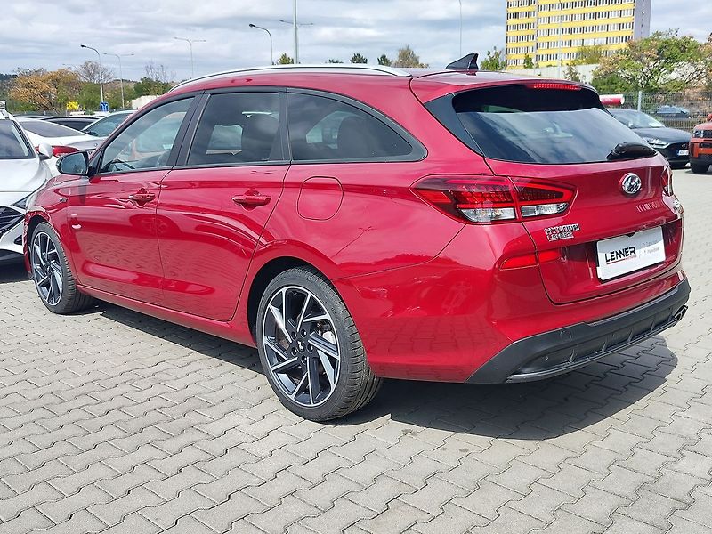 Hyundai i30 1.5 T-GDI/117kW N-Line DCT - fotka 7 z 32