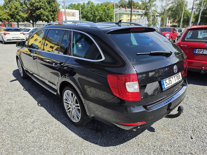 Škoda Superb 2.0 TDi DSG TZ Xenon - fotka 3 z 21