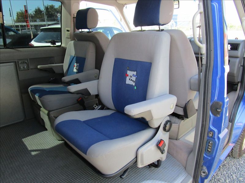 Volkswagen Multivan 2.5TDi 111kW, Atlantis, 7 míst - fotka 30 z 53