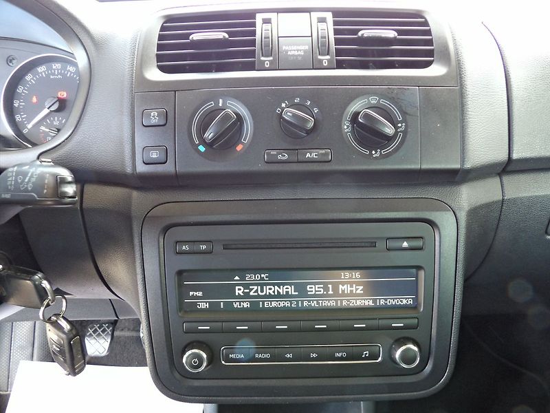 Škoda Fabia 1.2TSI 63kW Tempomat Alu PDC - fotka 8 z 26