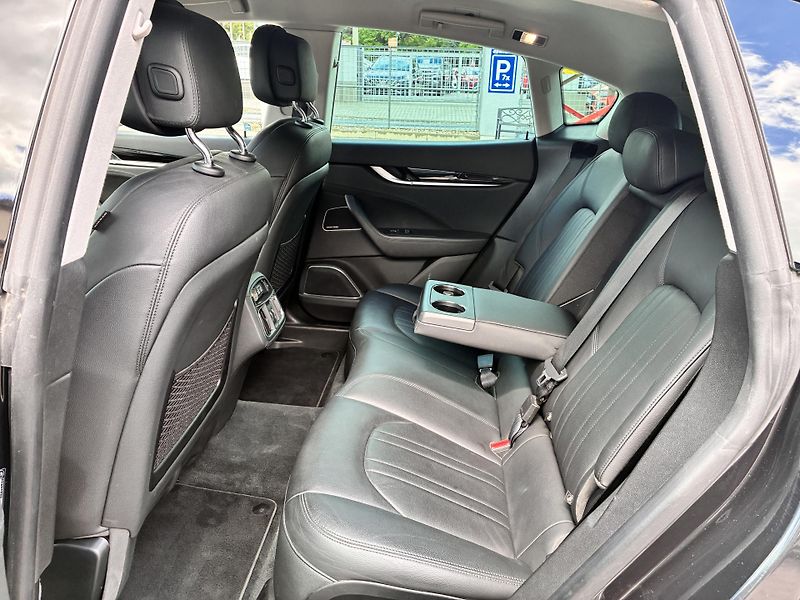 Maserati Levante 2.0l 243kW GT Hybrid 4x4       - fotka 14 z 41