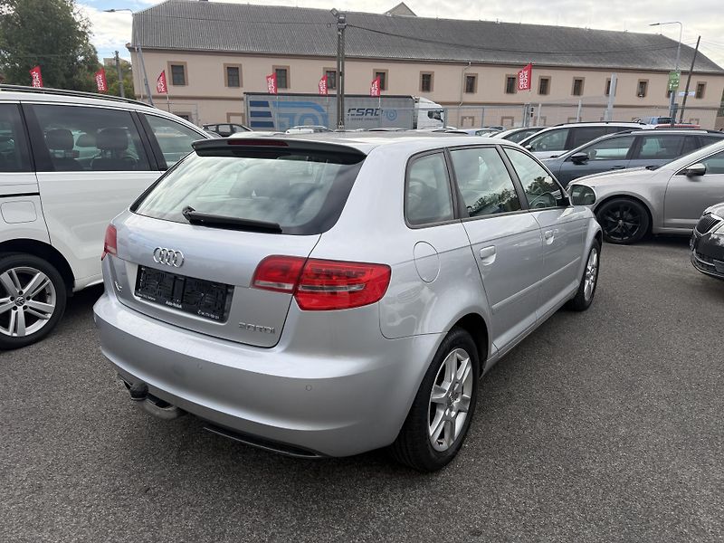 Audi A3 2.0 TDi, 103kw, S-Line - fotka 3 z 25