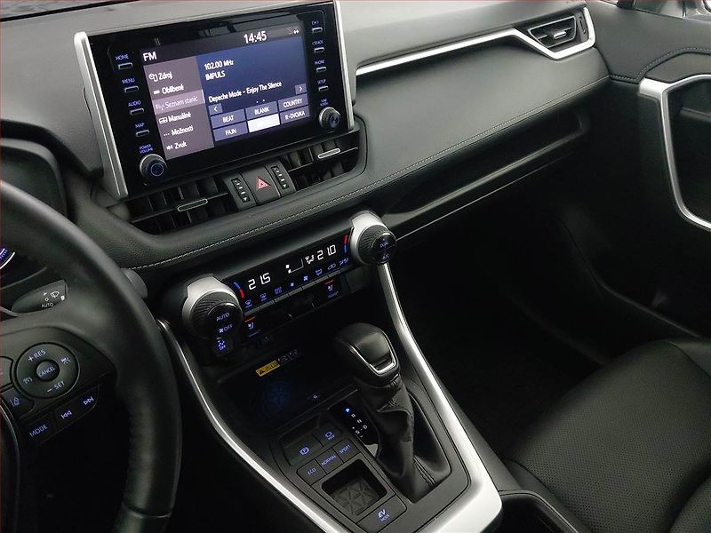 Toyota RAV4 (2022) 2.5 Hybrid - fotka 13 z 18