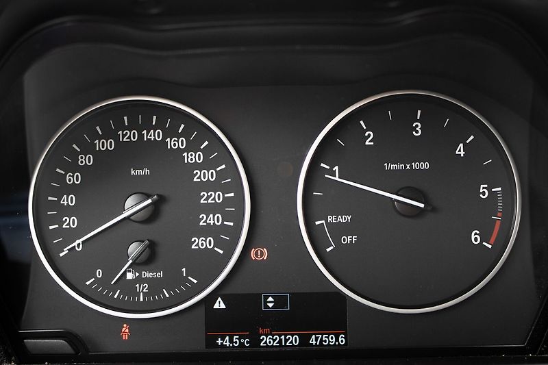 BMW Řada 1 116d, servisované - fotka 13 z 26